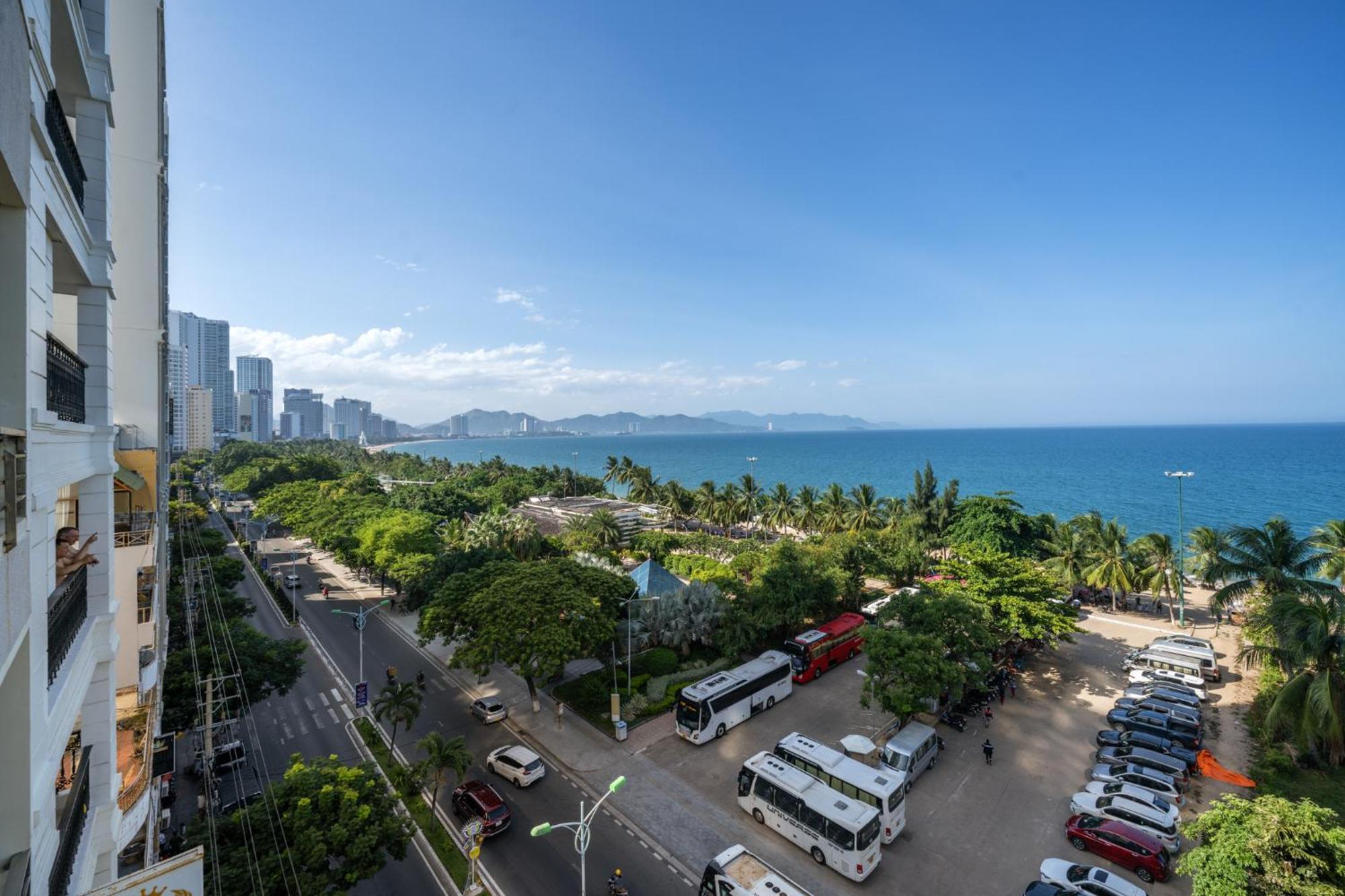 Nami Hotel Nha Trang Exteriör bild